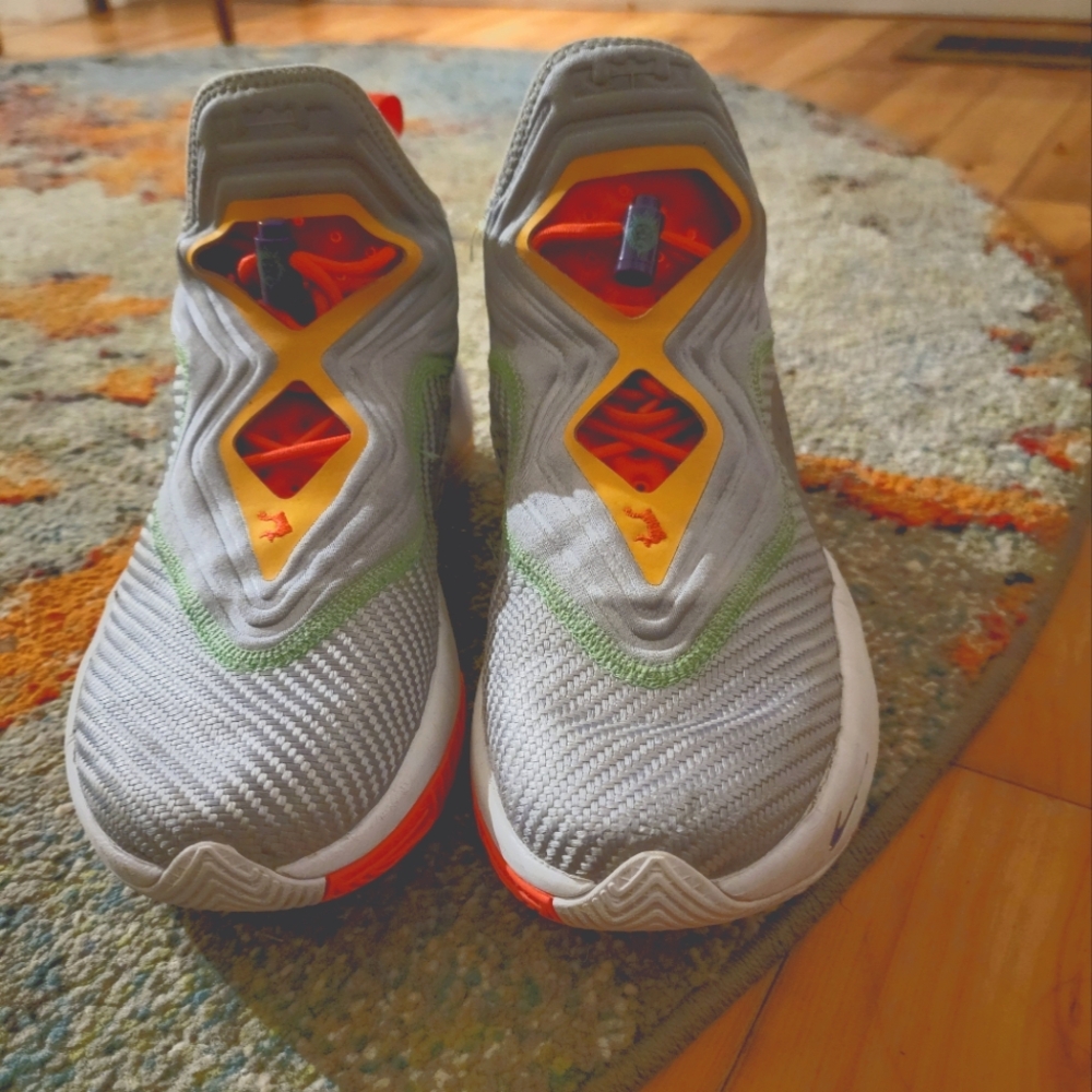 Lebron soldier Basketball sneakers